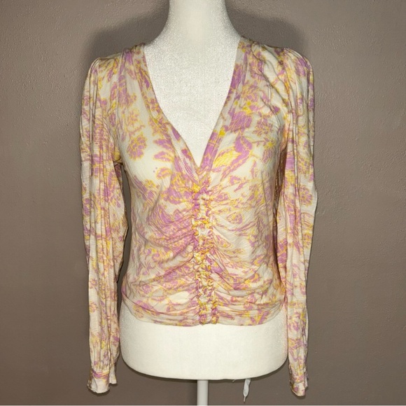 Free People Tops - Free people purple/pink floral crunched front & back ruffle sleeve v neck blouse